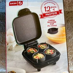 Dash Deluxe Egg Bite Maker